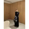 Vestido de Gola Alta Vermelho de Manga Longa para Mulheres de Natal e Ano Novo, Elegante e Fashionável para Outono e Inverno, Vestido Longo Justo
