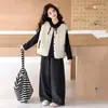 Conjunto de chaleco popular y moderno para niñas este año estilo 2026 chic para otoño e invierno para niños estudiantes de secundaria un conjunto completo de atuendo