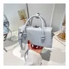 Bolso de Mano de Diseño de Nicho Súper Popular para Mujer, Nuevo Estilo Verano 2026, Bolso Tote Cuadrado Pequeño de Hombro de Alta Gama para Viajes Diarios