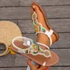 Nuevas sandalias transfronterizas de talla grande para mujer, con suela plana, adornos de cuentas, estilo étnico y diseño europeo y americano, adecuadas para uso en exteriores y en la playa
