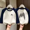 Ropa interior para niños De Rong niños otoño e invierno nueva ropa interior camiseta de manga larga empalmada cuello redondo ropa cálida de otoño top