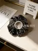 Vendas diretas do fabricante: Elásticos de cabelo transfronteiriços, scrunchies de veludo retrô com strass para rabo de cavalo, elásticos de cabelo, tiaras