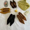 Sapatos de Trabalho Femininos Verão 2026 Novo Estilo Retro Francês Bico Fino Camurça Salto Grosso Solado Macio Slip-On