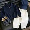 Conjunto de Verão para Meninos e Meninas 2026 Novo Estiloso Celebridade da Internet Manga Longa Casual Calça Longa Conjunto de Duas Peças