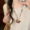 Colar de Gato com Flor Marrom Vintage e Pérolas, Design de Nicho Estilo Coreano, Corrente Versátil para Clavícula, Corrente de Pescoço Única e Personalizada