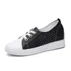 Sapatos brancos de primavera para crianças 2022 novos sapatos finos de primavera e outono de verão populares esportivos Joker casuais