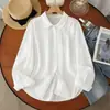 Colección Otoño 2026 Camisa Larga de Manga Larga Lisa para Mujer con Adorno de Encaje Plisado Estilo Mori Girl Japonés Venta al por Mayor