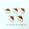 Colgantes navideños de dibujos animados, accesorios de joyería de aleación con goteo de aceite, collares, pulseras de bricolaje hechos a mano, colgantes de muñeco de nieve y copo de nieve al por mayor