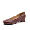 Zapatos de tacón de cuña poco profundos de punta cuadrada estilo retro negro, nuevo modelo 2026, que aumentan la altura, versátiles para ir al trabajo y la oficina, zapatos de salón para mujer