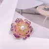 Broche de Flor de Peonía Esmaltada, Corsage de Perlas de Alta Gama, Accesorios de Pines de Alta Gama, Accesorios de Ropa para Mujeres y Hombres, Accesorios de Ropa de Lujo Accesible