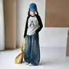 Conjunto de Camiseta Básica Raglan de Desenho Animado Novo para Meninas Outono, Camiseta de Manga Longa, Calça Jeans Wide Leg, Calça Estilo "Scythe" de Pai