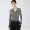Elegante suéter de malha com gola alta e botões, suéter de cashmere slim fit para mulheres, outono e inverno, suéter texturizado e modelador para usar como base