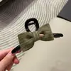 Pinza de agarre con lazo de tela de pana retro simple Pinza de tiburón de doble cara Chanel Accesorios para el cabello versátiles Nuevo estilo Otoño e Invierno