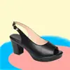 Novas Sandálias Femininas de Verão Peep Toe em Couro Macio Salto Alto Grosso Para Uso Externo Sapatos Femininos Antiderrapantes Sapatos de Verão
