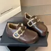 Sapatos Birkenstock femininos de sola grossa, nova coleção de inverno 2026, cabedal de couro, impermeáveis, estilo retrô, totalmente fechados, forrados com fleece, mocassins de sola macia