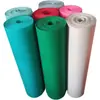 Venta al por mayor de fábrica tela de fieltro adhesiva de color rojo fibra química fieltro de acupuntura tela no tejida jardín de infantes hecho a mano DIY ninguno
