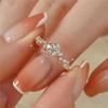 Anillo de Cobre de Alta Gama con Seis Garras y Diamante Simulado para Mujer, Estilo de Pareja Simple y a la Moda, Zircón para Propuesta, Boda, Anillo Abierto Falso al por Mayor