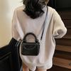 Bolsos de Mano de Alta Gama para Mujer 2025 Verano Nuevo Estilo Coreano Simple Bolso Cuadrado Pequeño Bolso Bandolera de un Solo Hombro a la Moda