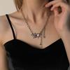 Collar con borlas de corazón bicolor, dulce y fresco, para mujer, estilo hip hop, de lujo, con un toque de estilo frío y ligero, ideal para clavículas de celebridades online.