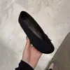 Versão em pele de ovelha~Sapatos casuais de bico fino com laço, estilo slip-on, para mulheres, sapatos pretos estilo vovó ballet, slip-on para o trabalho