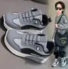 Novos Tênis Esportivos Infantis Outono 2025, Tênis Casuais para Corrida de Meninos, Sapatos da Moda Infantis de Tamanho Pequeno e Médio, Tamanho 26-37