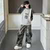 Pantalones Cargo Camuflados Pantalones Cargo Camuflados Estilo Americano Conjunto Mangas Raglán Atuendo de Hip-Hop para Performance de Street Dance