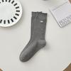 Calcetines holgados para mujer Estilo ballet Algodón para otoño e invierno Calcetines con botones de lazo Calcetines Miu de media pantorrilla Estilo coreano Calcetines para mujer