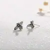 Pendientes de Abeja Vintage para Mujer Estilo Moderno Genial Hebilla de Oreja de Insecto de Plata Tailandesa Imitación Accesorios de Oreja Creativos de Moda de Alta Gama