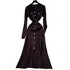 Vestido de Metal de Hebilla de Estilo Francés de Gama Alta para Mujer Otoño 2025 Silueta Adelgazante Corte Elegante Falda Larga de Punto