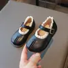 Zapatos de Cuero para Niñas 2025 Primavera y Otoño Estilo Coreano Pequeños Zapatos de Princesa Chanel Bebé Cómodos Suela Suave Pezuña de Oveja Encaje Zapatos Individuales Pequeños