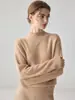Suéter de cachemira estilo lujo ligero con cuello semi-alto para mujer, de manga larga, tejido jacquard fino, corte holgado, versátil, tejido base de punto amigable con la piel