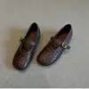 Sapatos Rasos Vintage com Padrão Tecido à Mão para Mulheres, Novo Estilo Outono 2026, Couro Macio, Sola Macia, Sapatos Mary Jane Franceses com Fivela de Uma Tira
