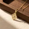 Colar Exquisito de Trevo de Quatro Folhas, Best-Seller Transfronteiriço, Joia Versátil de Corrente para Clavícula de Luxo Leve e Nicho de Alto Padrão
