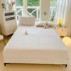 Faldón de Cama de Leche Tallado Suave Agradable a la Piel Cálido Cubierta de Cama para Dormitorio de Invierno Antideslizante Seguro Fácil de Cuidar Simple Versátil