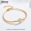 Pulsera de Acero de Titanio Trébol de Cuatro Hojas Amor Zirconia para Mujer, Alta Calidad, No se Desvanece, Se Puede Usar en la Bañera, Pulsera de Lujo Ligero de Nicho de Gama Alta