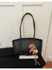 Bolsa de Ombro Grande Capacidade Estilo Retrô Transfronteiriça para Comutador Feminino 2026 Novo Estilo Bolsa de Ombro Única Moda Bolsa de Mão com Personalidade Simples