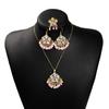 Conjunto de tres piezas de joyería de cristal exagerada europea y americana con anillo, pendientes y collar de estilo bohemio vintage.