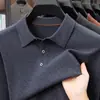 Tricô de Inverno Espesso Novo 2025 para Homens Jovens e de Meia-Idade, Camiseta com Gola Lapela, Camisa Básica de Tricô Cor Sólida