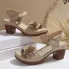 Sandálias de Salto Alto Florais Novas 2025, Populares nos Sites Independentes da Amazon, Salto Grosso, Sandálias Femininas de Uma Tira com Fivela em Estoque