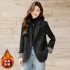Blazer acolchado transfronterizo para mujer Invierno 2025 Nuevo de alta gama holgado casual engrosado lana traje superior