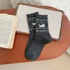 Meias de Cano Médio Cartoon de Cachorro Fair Isle para Mulheres Outono e Inverno Estilo Japonês Simples Versátil Meias Felpudas Combinação de Cores Cinza e Azul