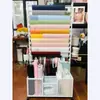 Lenço cachecol de seda expositor prateleira de armazenamento prateleira de armazenamento floricultura prateleira de armazenamento de papel de embrulho armário de armazenamento prateleira de fita de seda de flor fita colorida