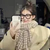 Bufanda Nueva para Mujer Invierno Estilo Japonés y Coreano Combinación Total Cuadros Cálida Engrosada Bufanda para Pareja Estudiante Moderna Sensación de Alta Gama Chal