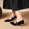 Otoño 2026 Nuevo Estilo Francés Chic Punta Fina Hebilla de Perla Tacón de Aguja Mary Janes Zapatos Bajos de Gamuza Profesionales para el Trabajo