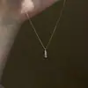 Nuevo collar sencillo de diamante de una sola piedra para mujer, elegante y de lujo ligero con diseño de nicho, cadena para la clavícula versátil y exquisita con un ambiente dulce y juvenil