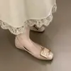 Zapatos Planos Franceses de Punta Cuadrada Bajos para Mujer Otoño 2025 Nuevo Elegante Hebilla Cuadrada con Falda Aumento Interno de Altura Temperamento Zapatos de Oficina