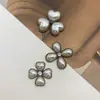 Estilo Tweed Retro Pérola Trevo de Quatro Folhas Liga Metálica Acessórios Roupas Bolsa Acessórios Material DIY Flor para Sapato Croc Neutro