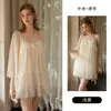 Elegante y dulce conjunto de ropa de casa de tres piezas: falda de encaje de malla de doble capa con copas en el pecho, camisón holgado y bata exterior 5272