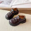 Zapatos Retro de Cuero para Niños 2026 Nuevo Estilo Primavera y Otoño Zapatos Individuales con Velcro y Pliegues para Niñas Zapatos para Bebé Estilo Británico con Suela Gruesa