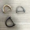 Fábrica Fuente Venta al por Mayor Accesorios para Llaveros Hebilla de Herradura Colgante Hebilla de Metal Chapado en D Llavero de Coche Colgante de Hebilla de Alta Calidad